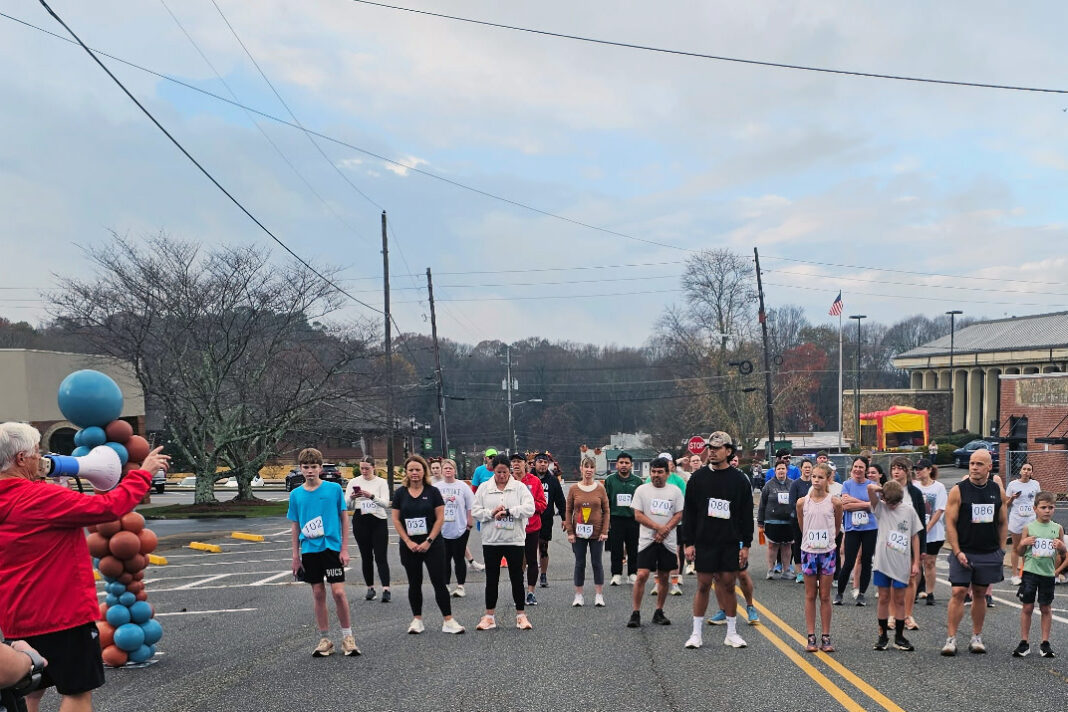 Runners Hit the Trail for the 2nd Annual Habersham Kiwanis Turkey Trot