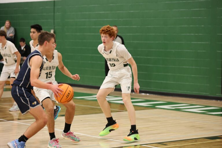 NeSmith has career night to lift JV Indians to 1-point win