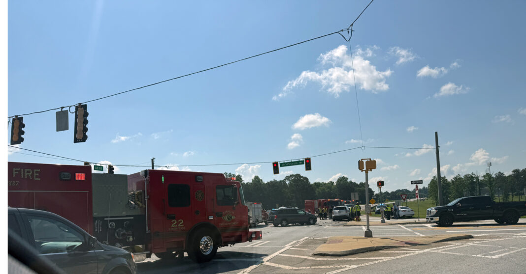 Traffic Alert: Crash Reported on U.S. 441 Historic Hwy in Cornelia Traffic Alert: Crash Reported on U.S. 441 Historic Hwy in Cornelia